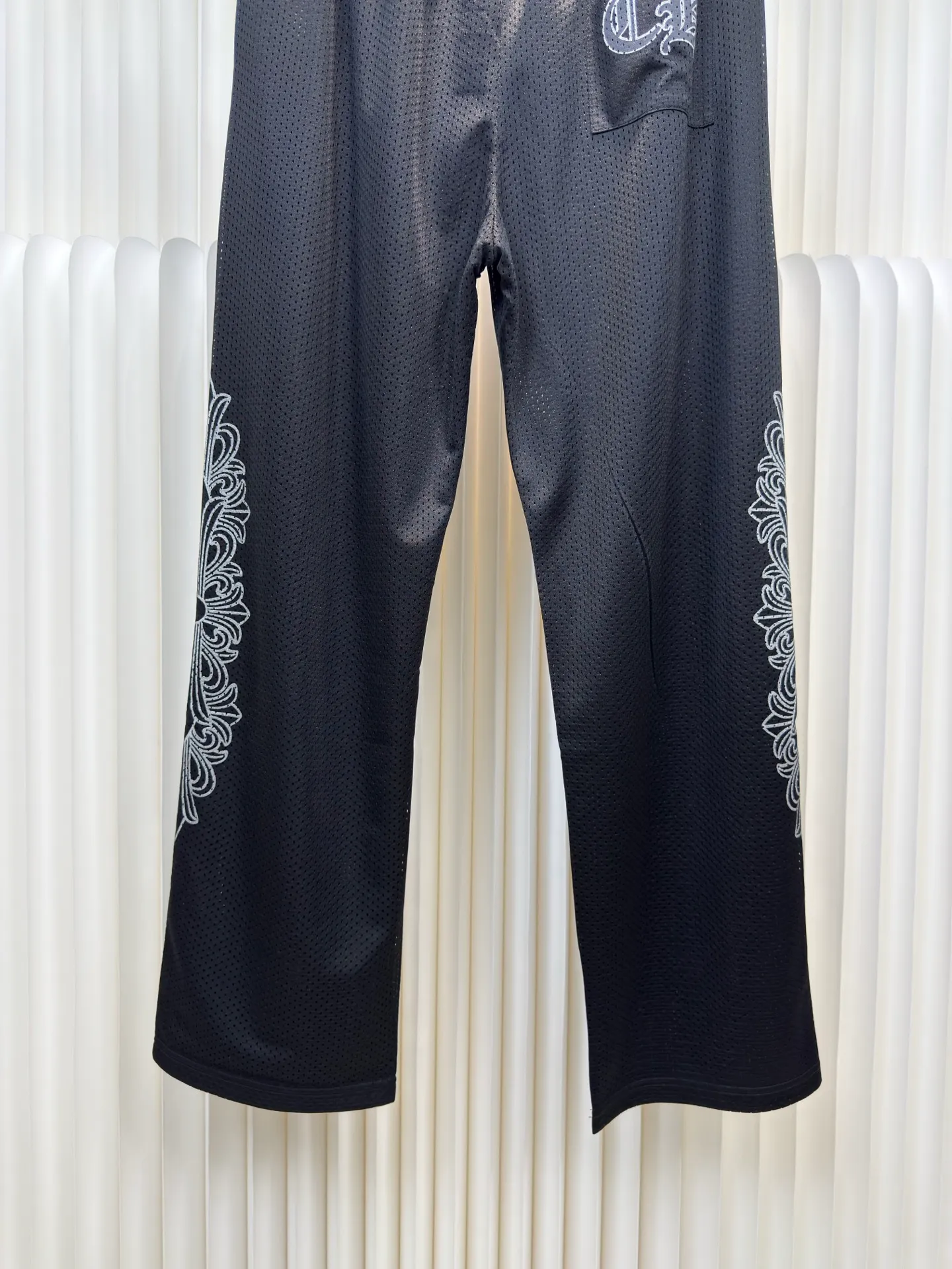 P350 Chrome Hear glitter hockey trousers, custom dyed color, the highest version on the market. The fabric is made of high-density 100D bird's eye cloth. Double-sided mesh positioning is very time-consuming. The cost of labor loss is very high. Single-layer thin transparent bottom junk that is not available on the market. Same style for men and women. OS version. Size S M L